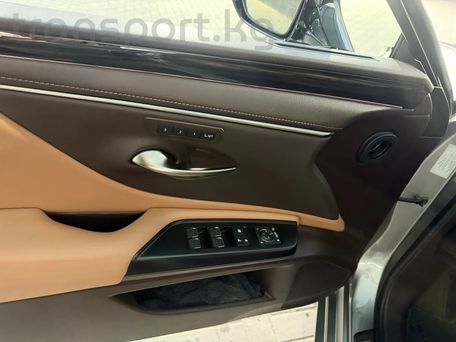 Lexus ES, 2020 — сүрөт 11