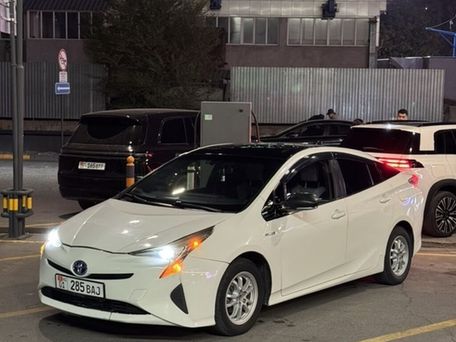 Toyota Prius, 2016 — 照片 2