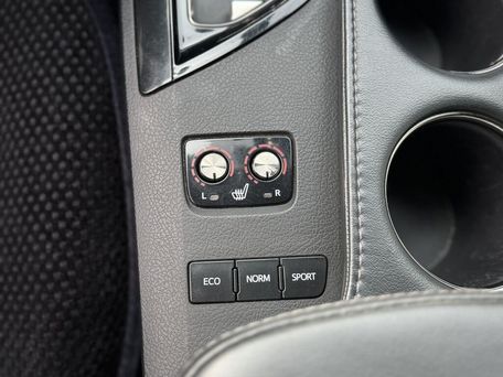 Toyota Avalon, 2017 — фото 16