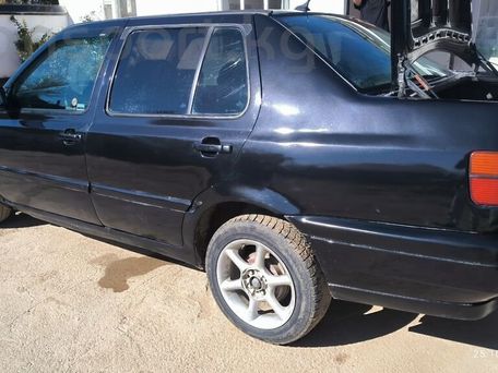 Volkswagen Vento, 1994 — photo 4