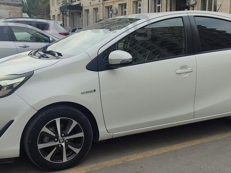 Toyota Prius c, 2018 — photo 7