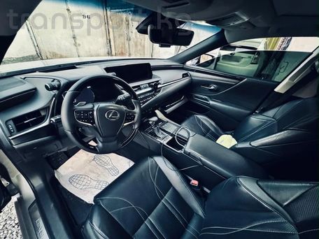 Lexus ES, 2018