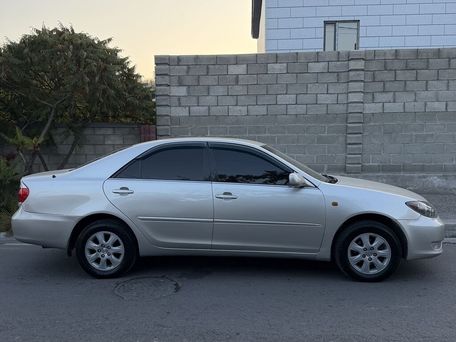 Toyota Camry, 2004 — 照片 2