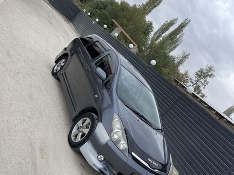 Toyota Wish, 2003 — 照片 2