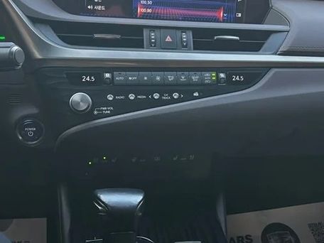 Lexus ES, 2020 — фото 10