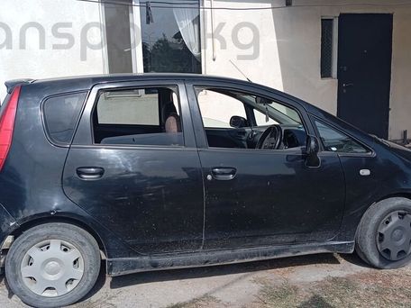 Mitsubishi Colt, 2003 — 照片 2