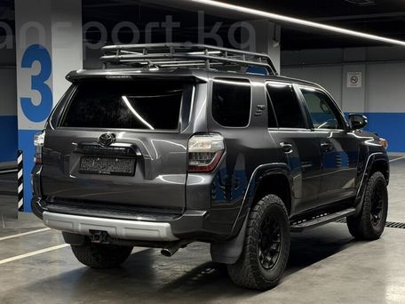 Toyota 4Runner, 2021 — фото 9