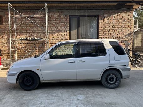 Toyota Raum, 2000 — сүрөт 3