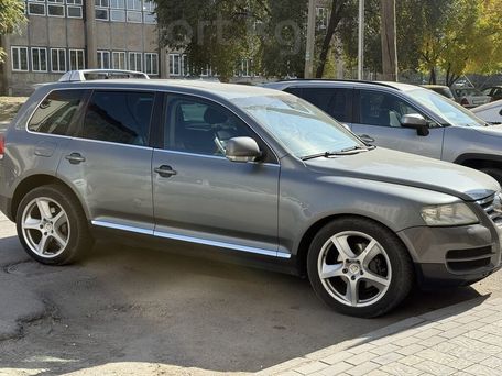 Volkswagen Touareg, 2004 — 照片 2