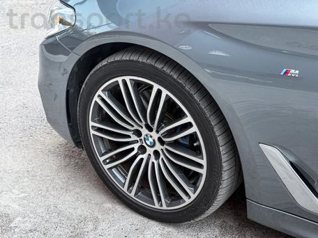BMW 5 Series, 2019 — photo 11