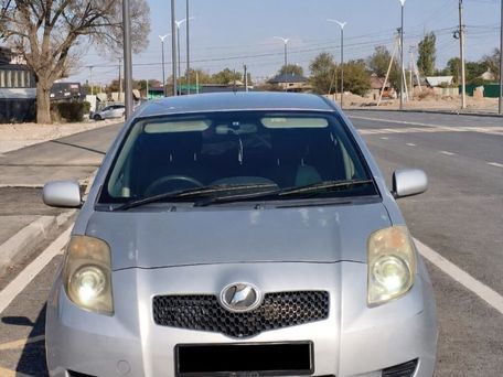 Toyota Vitz, 2006 — 照片 1