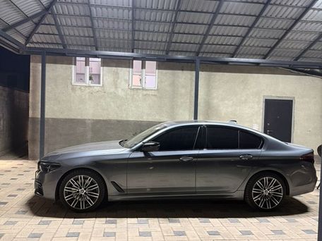 BMW 5 серии, 2017 — фото 1