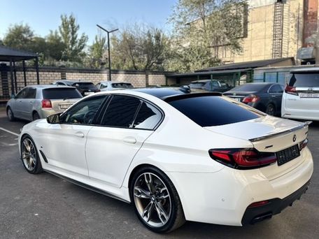 BMW 5 серии, 2022 — 照片 6