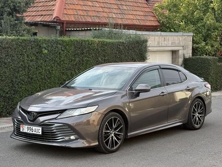 Toyota Camry, 2018 — фото 1