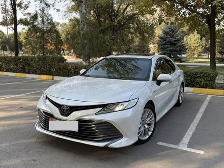 Toyota Camry, 2019 — photo 1