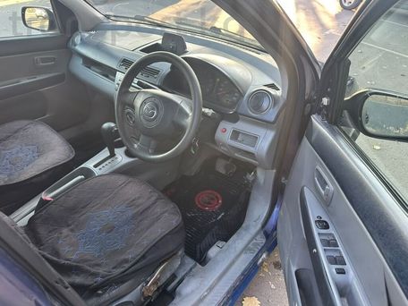 Mazda Demio, 2004 — 照片 7