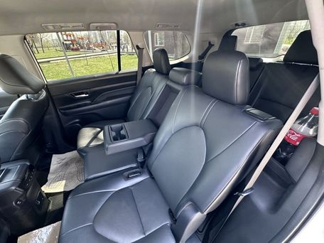 Toyota Grand Highlander, 2023 — фото 12