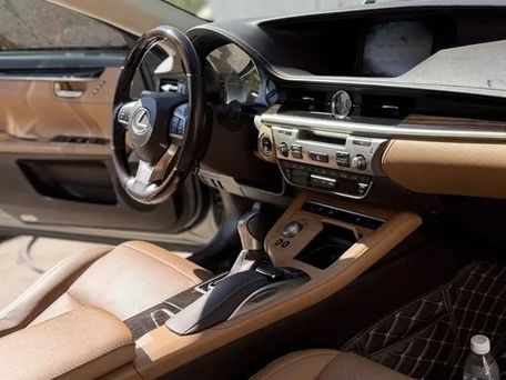 Lexus ES, 2017 — photo 11