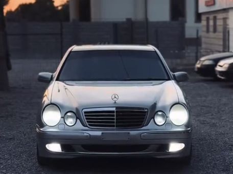 Mercedes-Benz E-Class, 2002 — photo 1