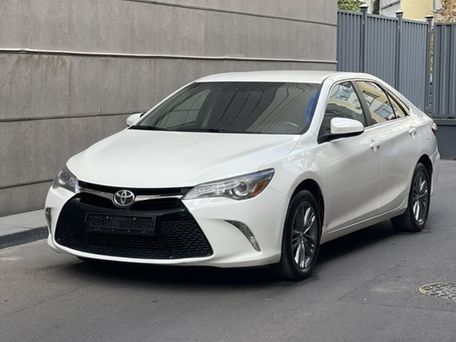 Toyota Camry, 2017 — 照片 2