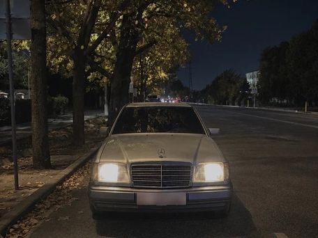 Mercedes-Benz E-Class, 1994 — photo 11