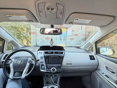 Toyota Prius v (+), 2016 — фото 3