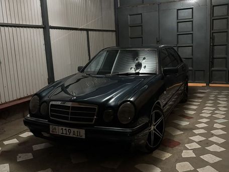 Mercedes-Benz E-Class, 1997 — photo 1