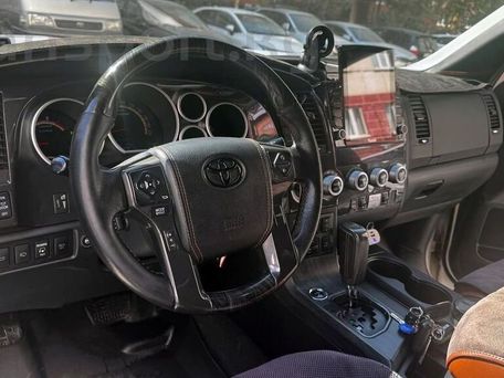 Toyota Sequoia, 2014 — фото 13