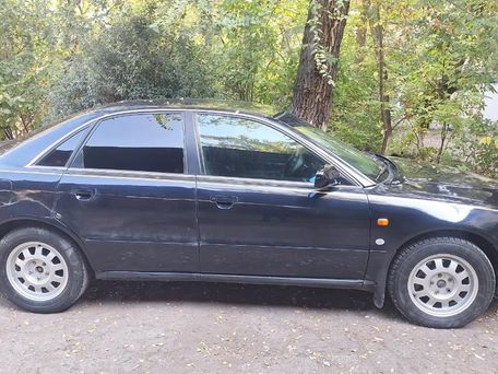 Audi A4, 1996 — 照片 2