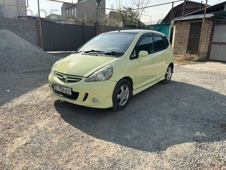 Honda Fit, 2003 — photo 2