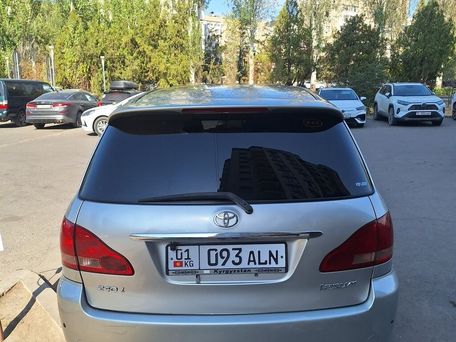 Toyota Ipsum, 2002 — photo 4