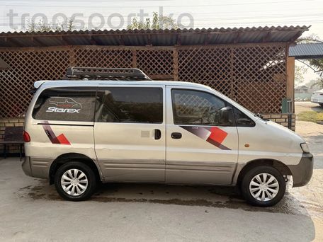 Hyundai Starex, 2000 — photo 1