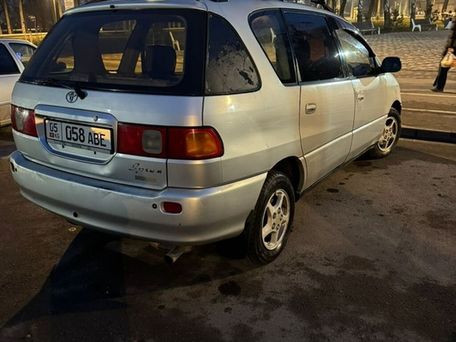 Toyota Ipsum, 1996 — 照片 3