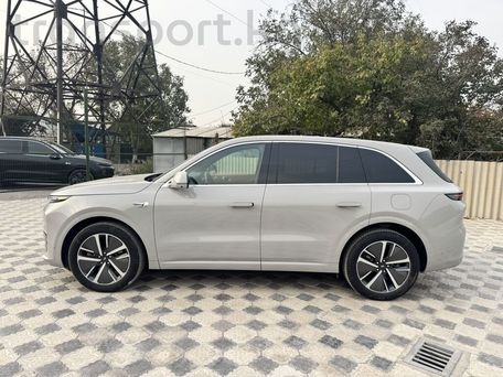 Li Auto (Lixiang) L6, 2025 — photo 6