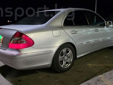 Mercedes-Benz E-Класс, 2003 — 照片 3