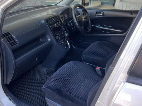 Honda Stream, 2000 — photo 11