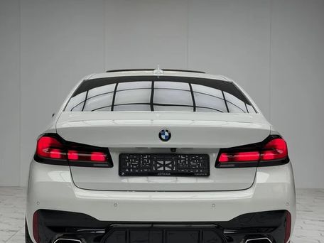 BMW 5 серии, 2022 — 照片 5