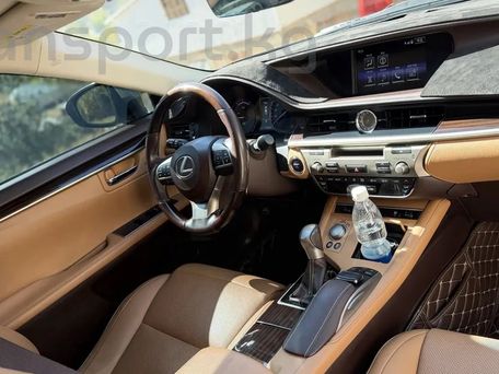 Lexus ES, 2017 — photo 9