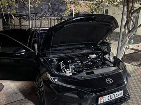 Toyota Camry, 2024 — photo 2
