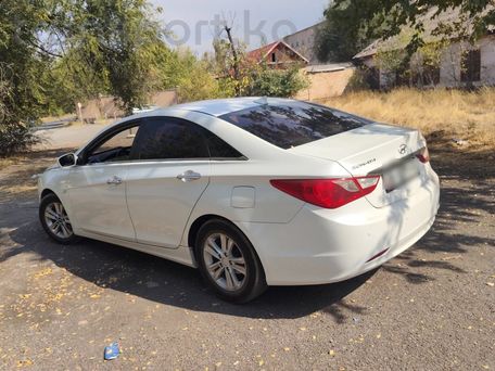 Hyundai Sonata, 2011 — 照片 3