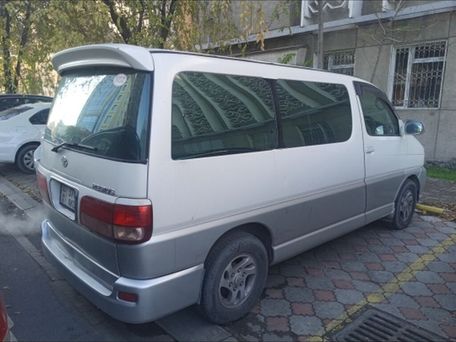 Toyota Regius, 2001 — 照片 4