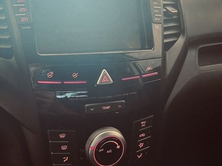 SsangYong Tivoli, 2019 — photo 14