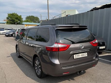 Toyota Sienna, 2019 — фото 10