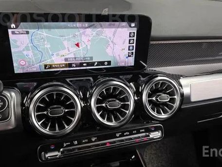 Mercedes-Benz GLB, 2023 — photo 12
