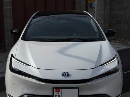 Toyota Prius v (+), 2023 — фото 2