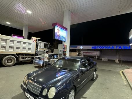 Mercedes-Benz E-Class, 1995 — photo 1