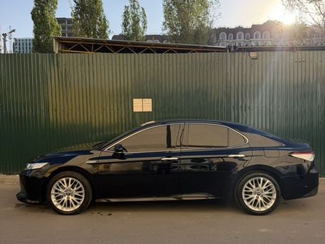 Toyota Camry, 2018 — 照片 3