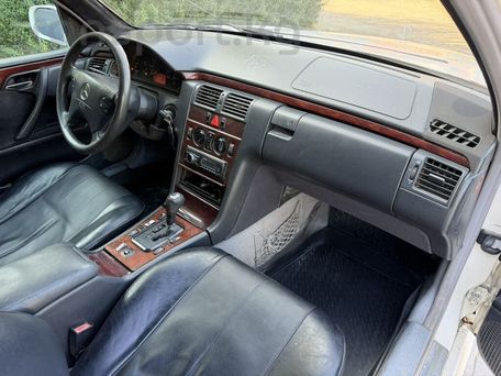 Mercedes-Benz E-Класс, 2001 — сүрөт 5