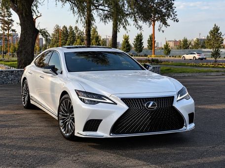 Lexus LS, 2022 — 照片 1