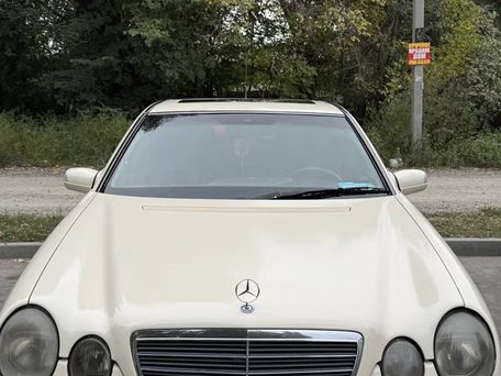 Mercedes-Benz E-Class, 2001 — photo 1